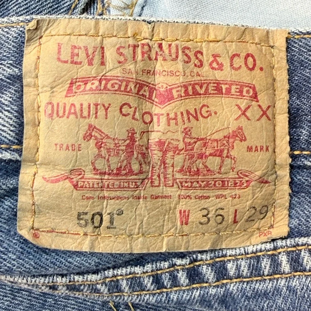 Levi's 501 Original Fit Jeans Men's 36x29 Button Fly Light Wash Denim Y2K 2003